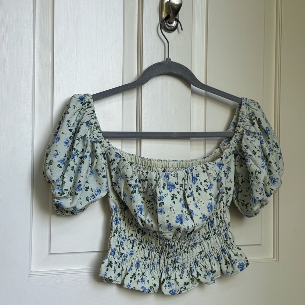 NWOT Abercrombie and Fitch Off the Shoulder Puff Sleeve Top